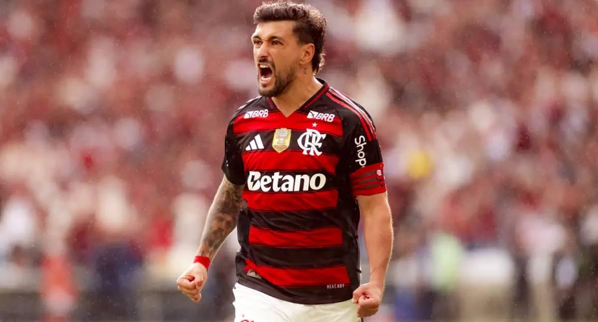 Arrascaeta e Gabi Zanotti são os craques do Brasileirão 2025