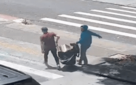 Biblioteca Mário de Andrade: vídeo mostra ladrões carregando obras roubadas