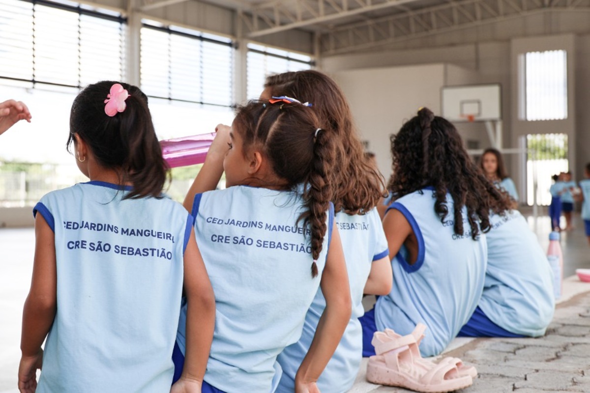 Cartão Uniforme Escolar: entrega começa em 22 pontos do DF