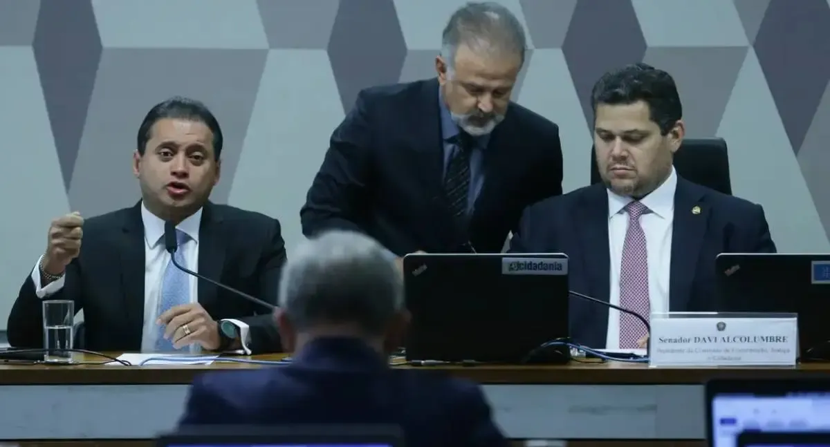 CCJ do Senado adia votação do PL do Impeachment para 2026