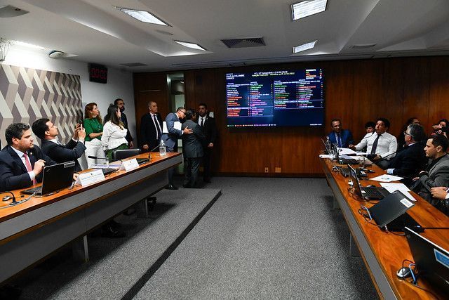 CCJ do Senado aprova ampliar fiscalização de emendas Pix