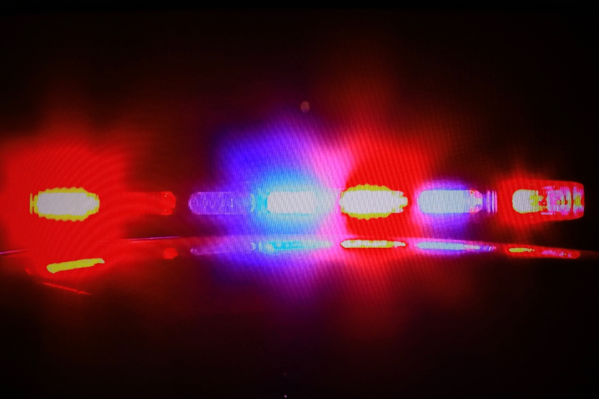 Comerciante reage a assalto e mata bandido e cliente em loja de celular