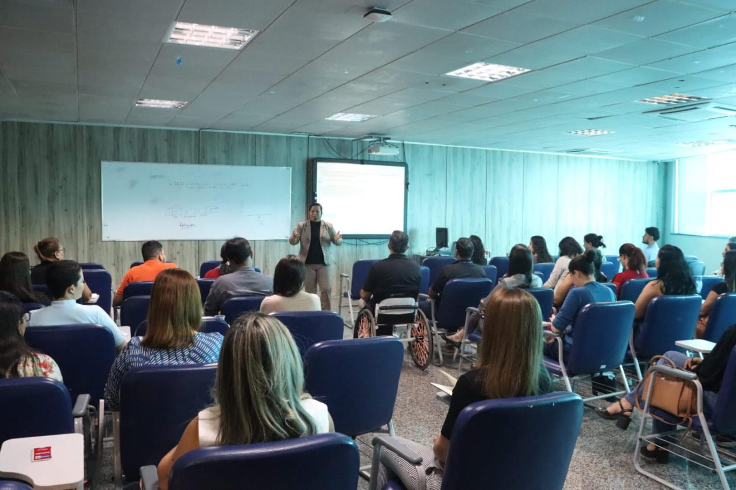 Deputado Alan Queiroz solicita realização de curso de Oratória para comunidade do município de Pimenta Bueno