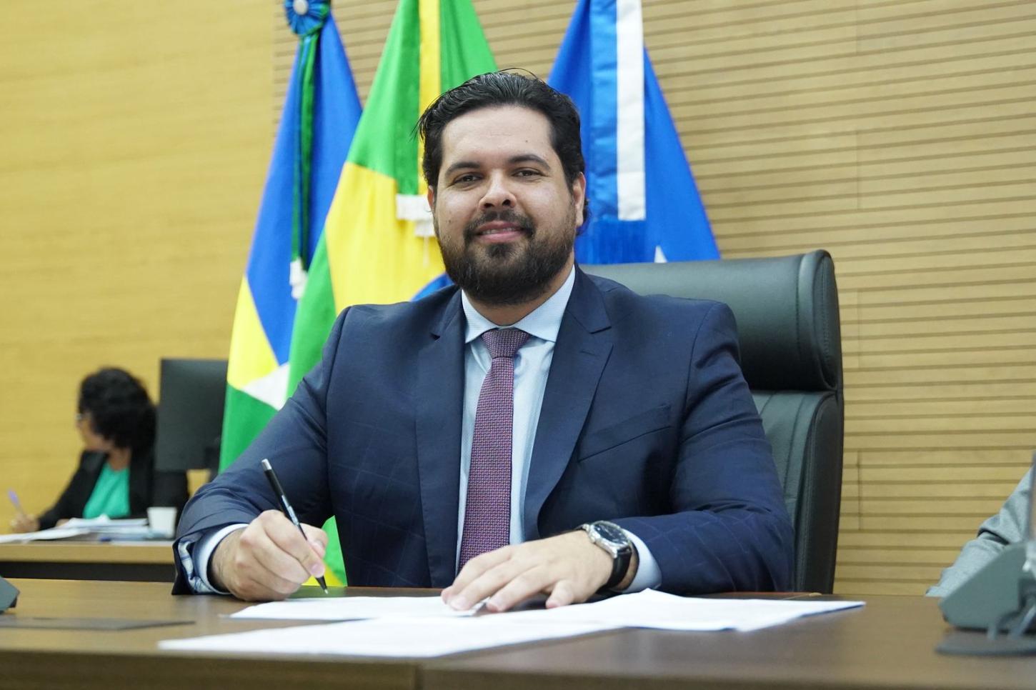 Deputado Jean Oliveira anuncia R$ 3 milhões para recuperação de estradas vicinais em Alta Floresta d’Oeste