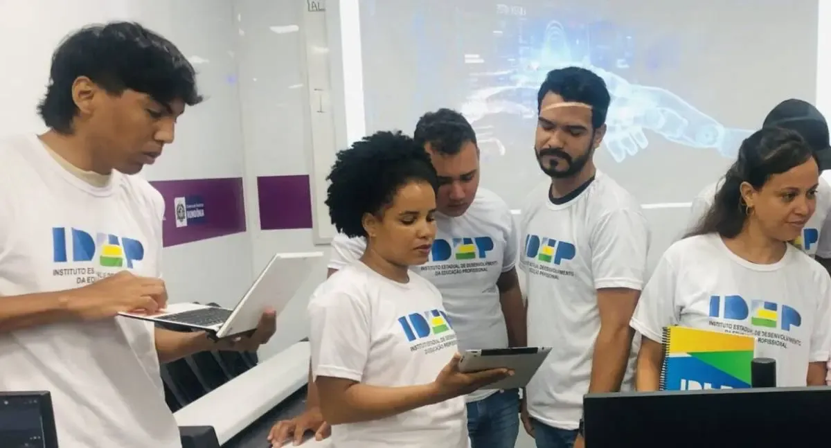 Educação profissional intensifica ensino itinerante com escolas móveis e cursos de novas tecnologias em Rondônia