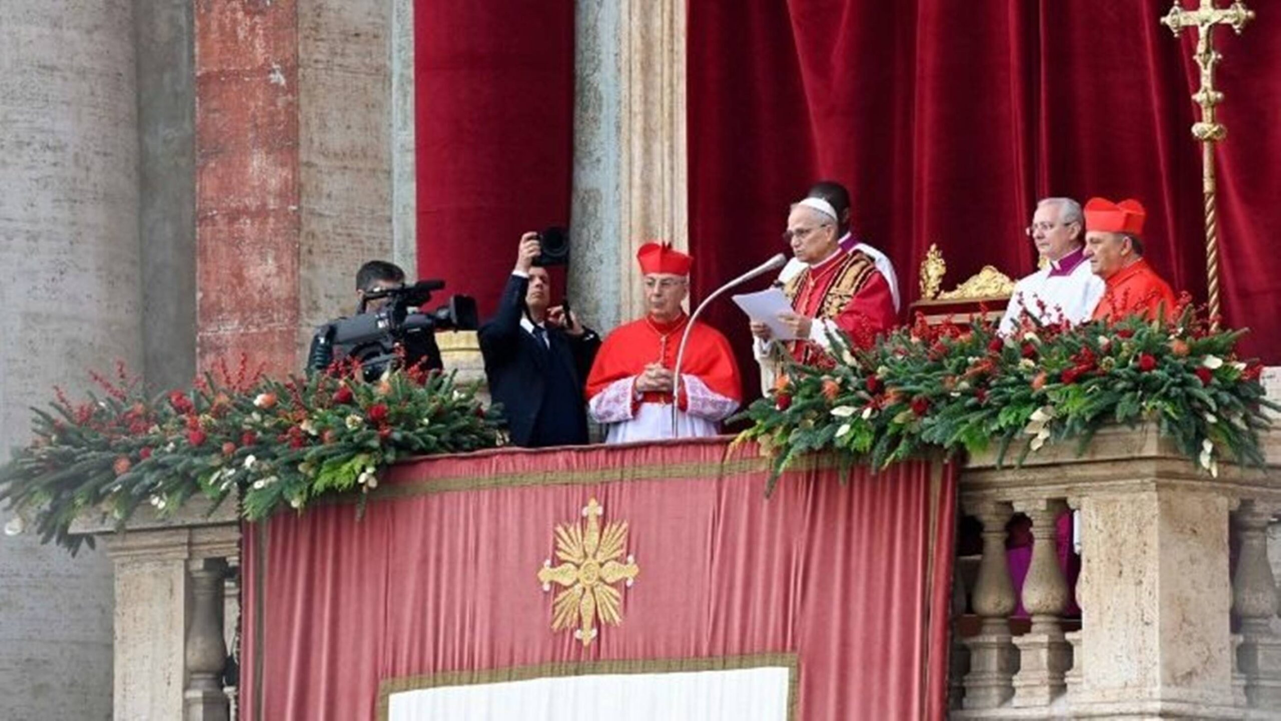Em sua 1ª bênção de Natal, papa Leão cita guerras do mundo e pede paz