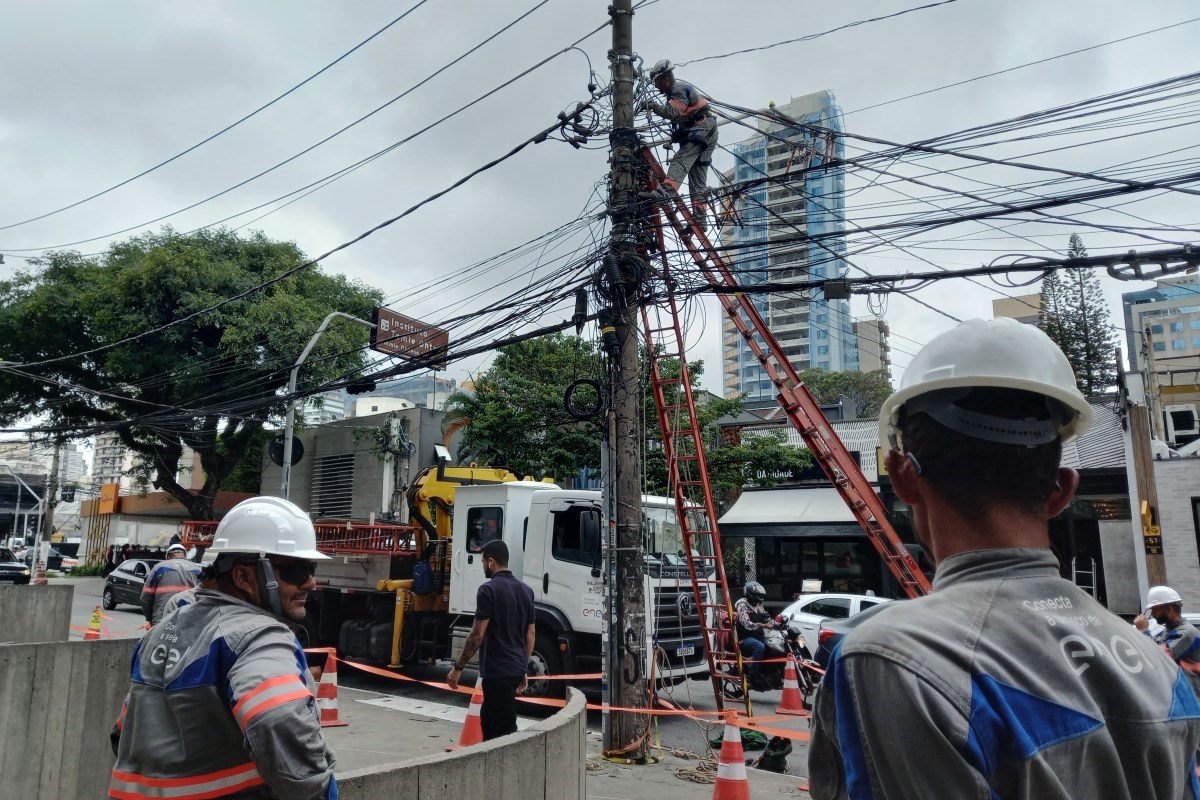 Enel prevê volta da energia em São Paulo até o fim deste domingo