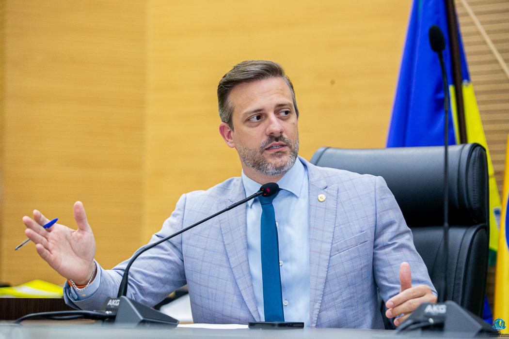 Falta de professores motiva indicação do deputado Delegado Lucas à Seduc para resolver situação em Cacaulândia