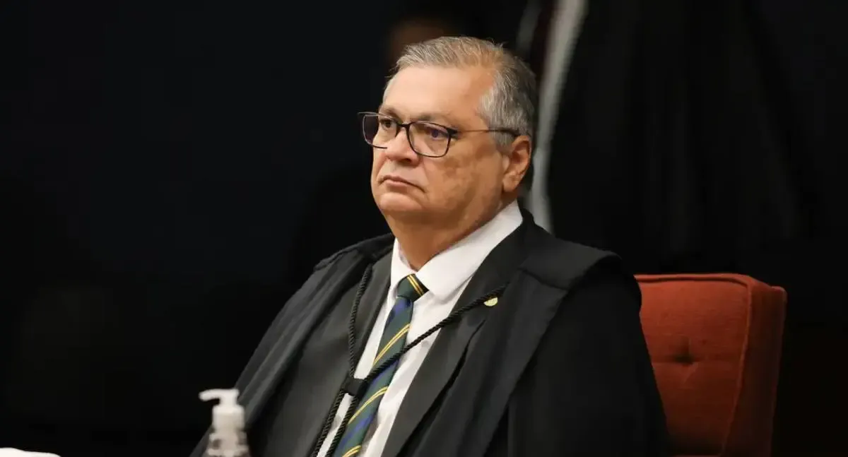 Flávio Dino vota pela condenação de cinco PMs do DF a 16 anos pelo 8/1