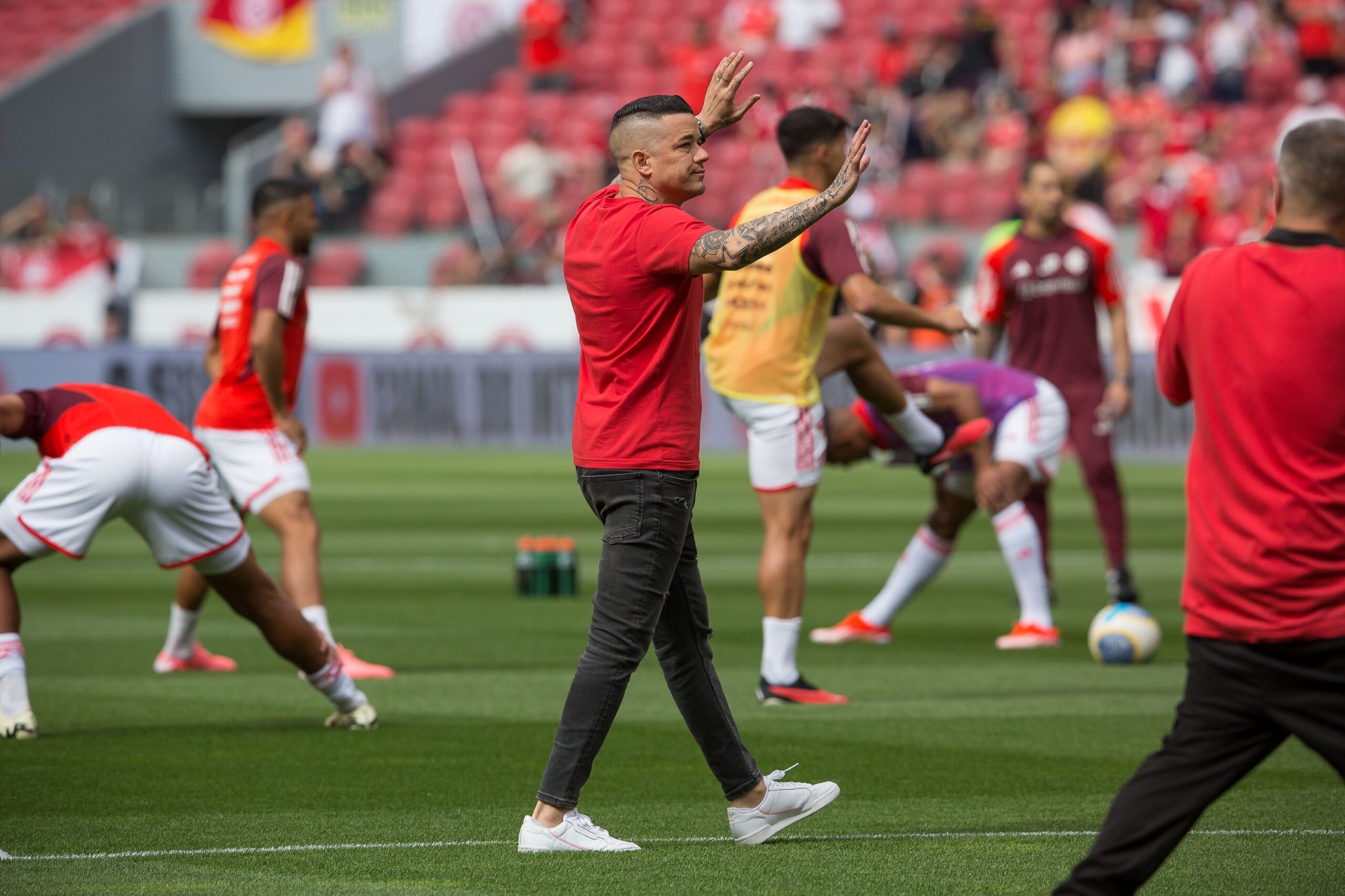 Internacional demite D’Alessandro e mais dois após quase rebaixamento