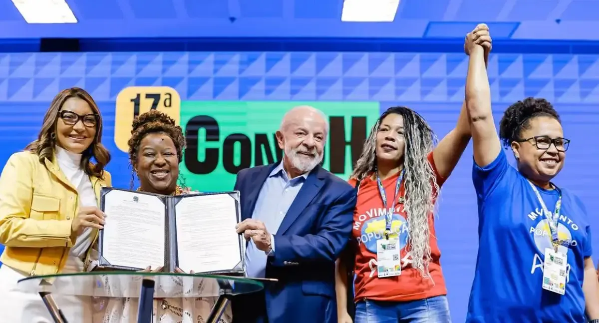 Lula envia projeto que cria Lula envia projeto que cria política de proteção a defensores de direitos humanospolítica de proteção a defensores de direitos humanos
