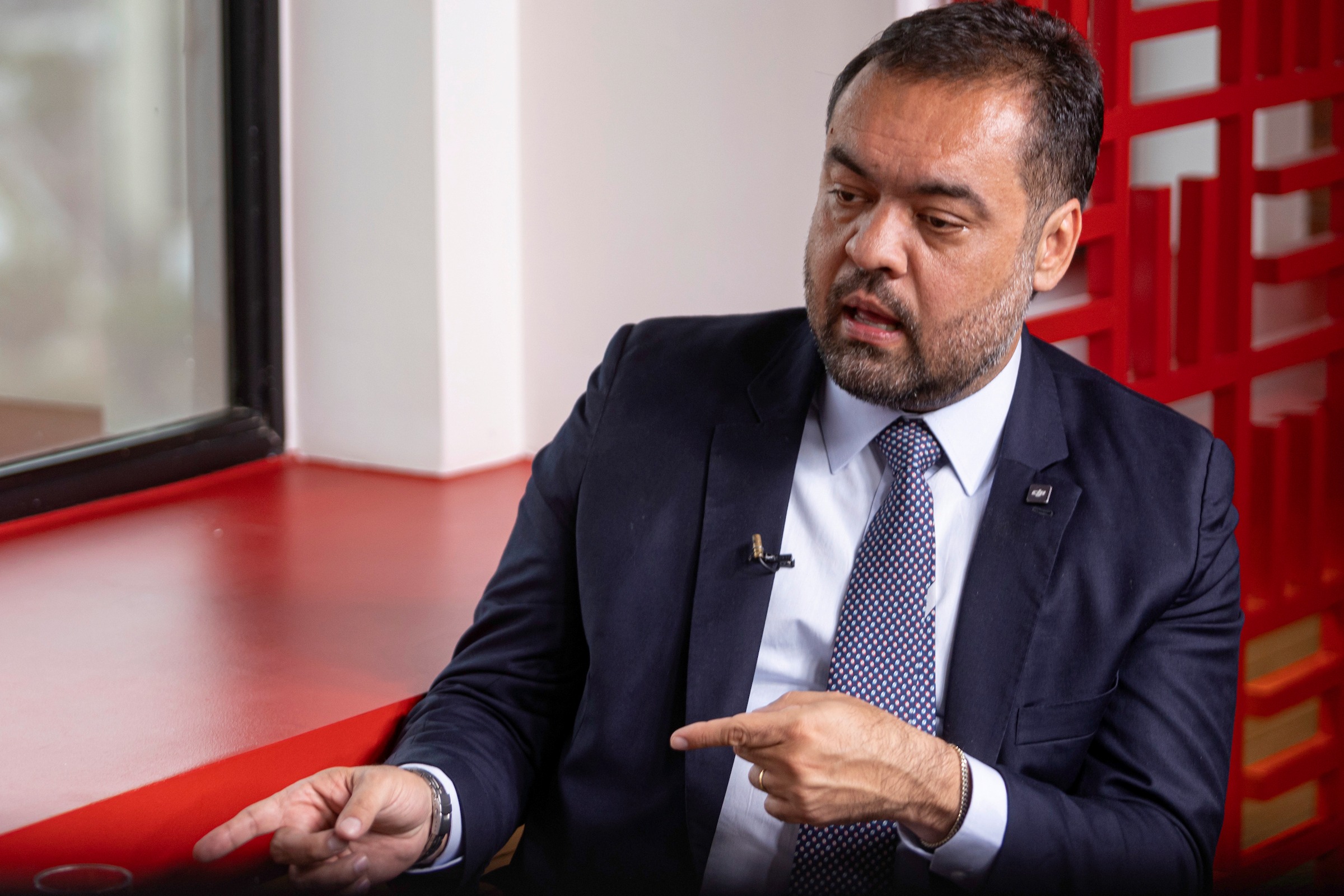 Ministro do TSE pede mais tempo para analisar ações contra Cláudio Castro