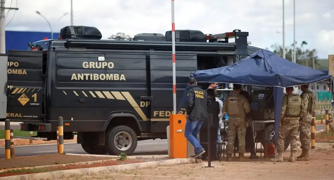 Moraes mantém preso condenado por bomba no aeroporto de Brasília