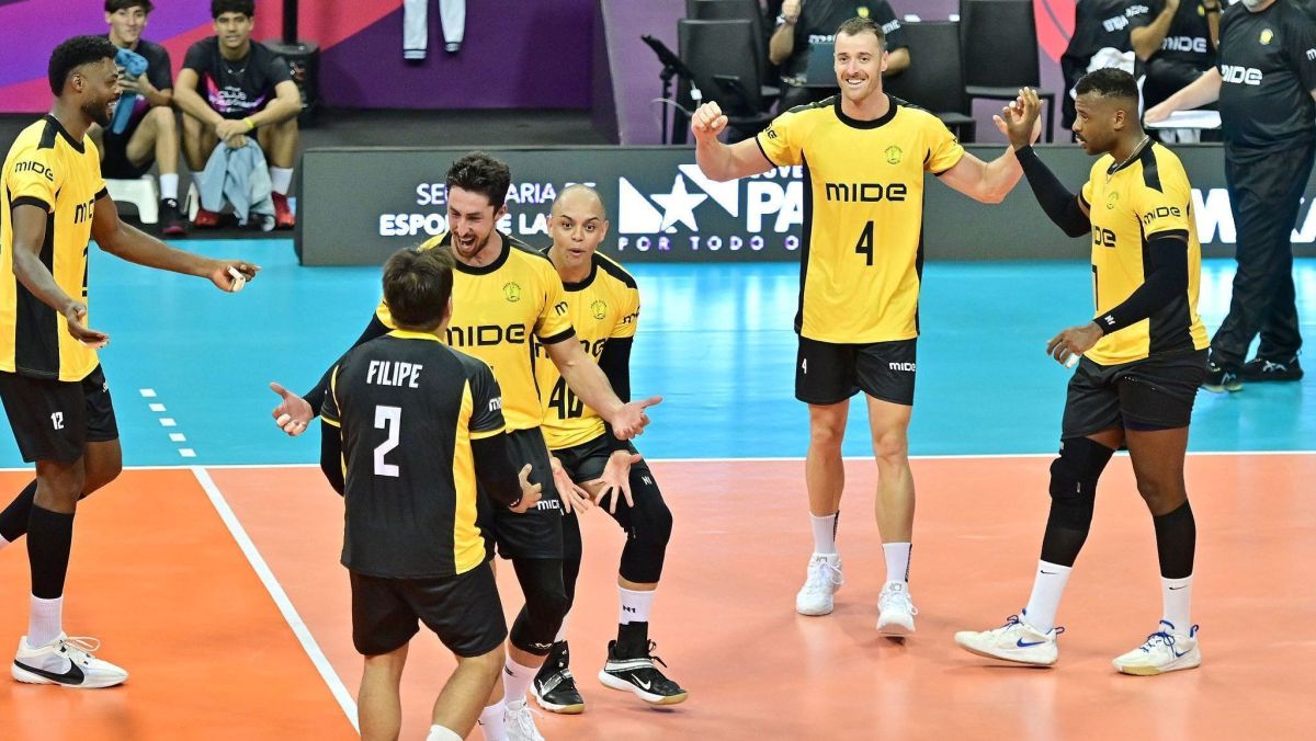 Mundial de Clubes de Vôlei: Praia Clube vence Al-Rayyan e faz ótima estreia