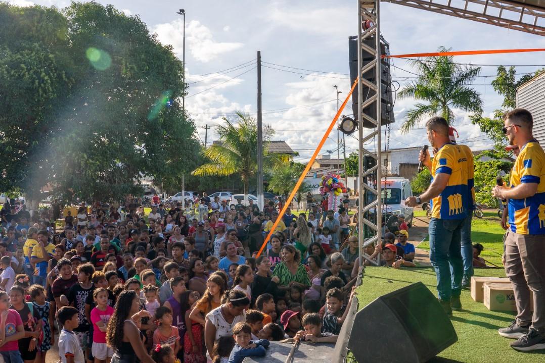 Onda Amarela Natalina é sucesso e Vereador Nilton Souza reúne centenas de famílias na Zona Leste