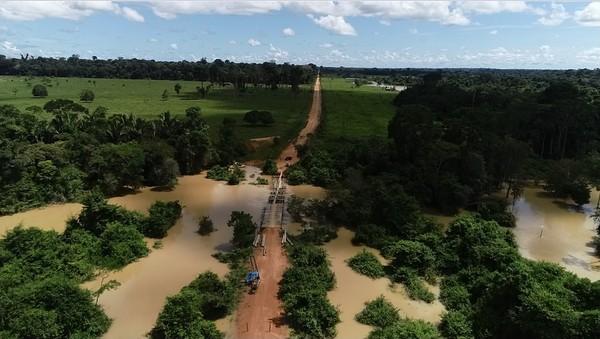Pedro Fernandes celebra licitação para ponte de concreto sobre o Rio Massangana, na RO-457, em Alto Paraíso