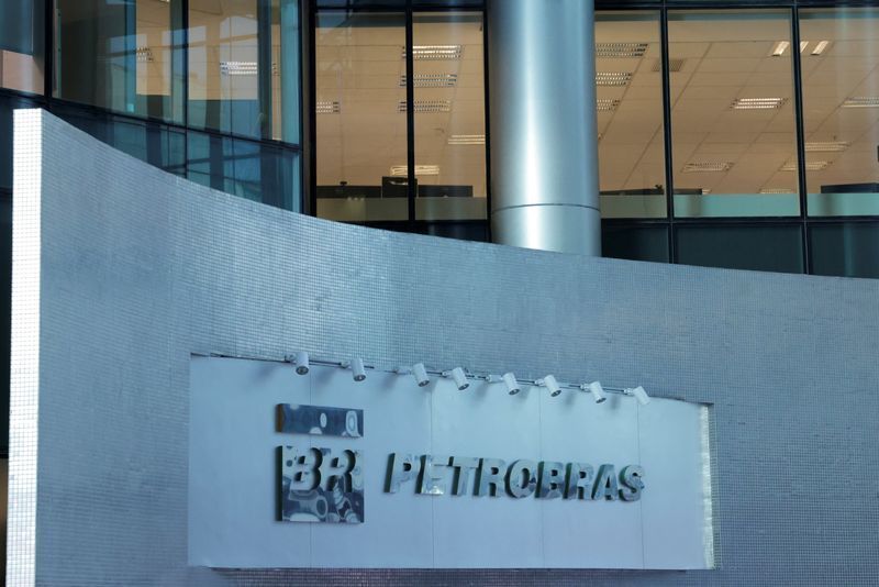 Petrobras desembolsa R$ 6,97 bilhões para elevar fatia em campos de pré-sal