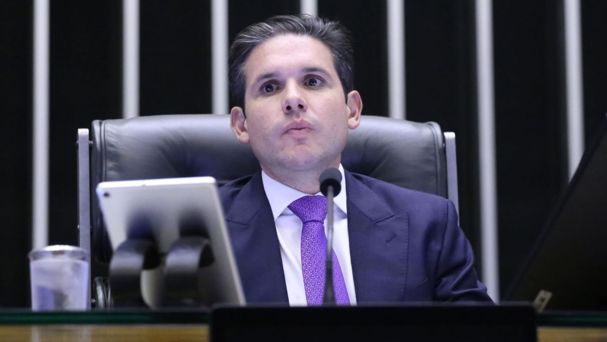 “Precisamos virar a página”, diz Hugo após Câmara aprovar dosimetria