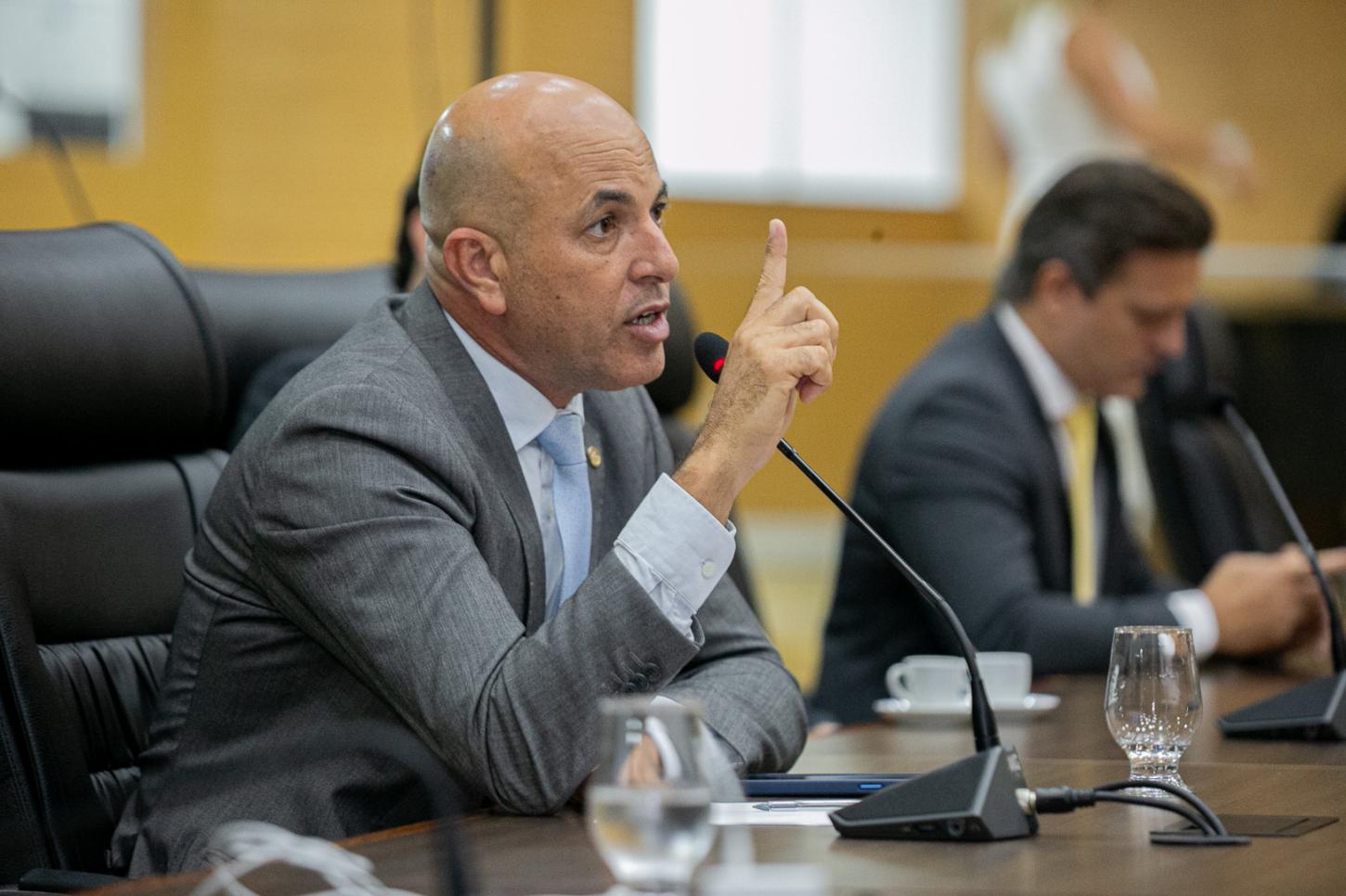 Projeto de Ismael Crispin que fortalece e protege a cadeia produtiva do leite é aprovado