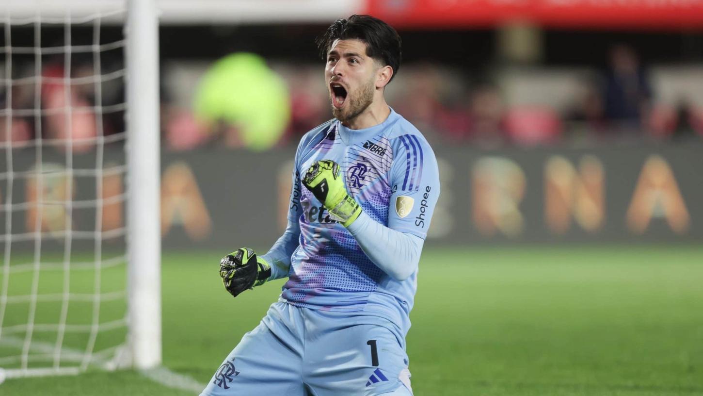 Rossi supera Diego Alves e se torna o goleiro com mais jogos sem sofrer gols na história do Flamengo