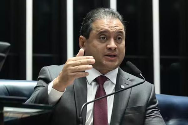 Senador Weverton Rocha é alvo da nova fase da Operação Sem Desconto da Polícia Federal