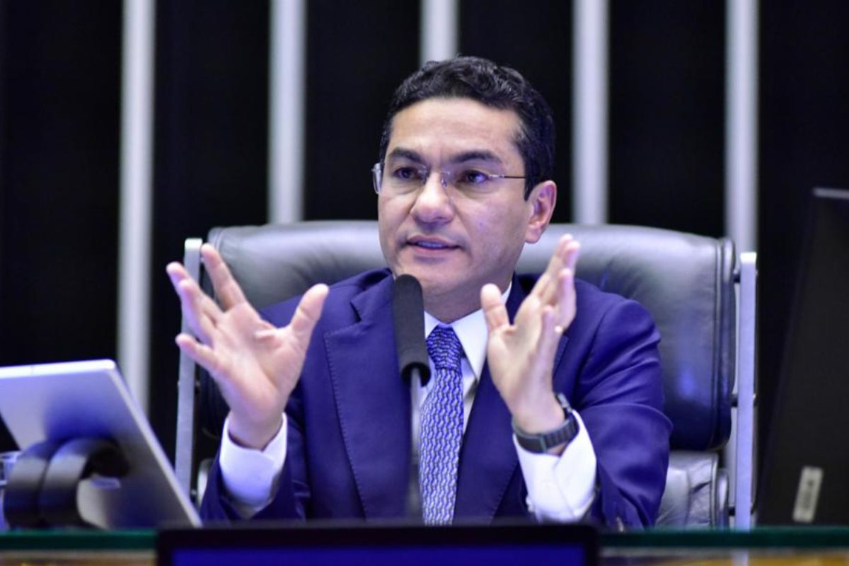 Apoio da direita a Flávio não está certo, diz líder dos Republicanos