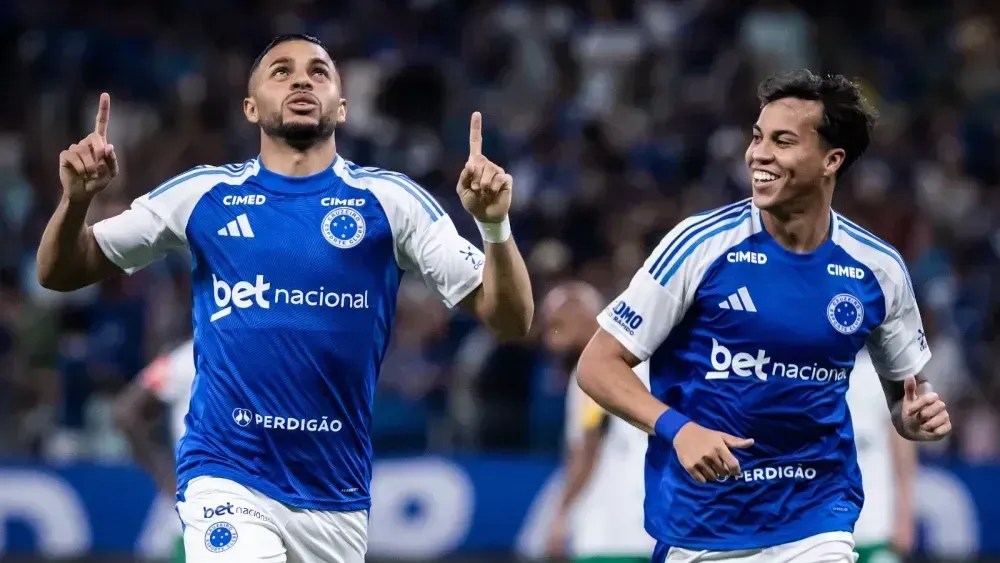 Com titulares de volta, Cruzeiro dá show e goleia Uberlândia no Mineiro