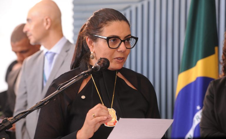 Comissão aprova mudanças na Lei Maria da Penha para afastar agressores de vítimas no serviço público