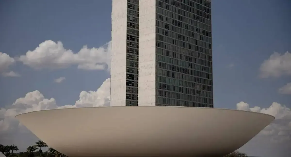 Concurso da Câmara dos Deputados abre inscrições com 70 vagas imediatas