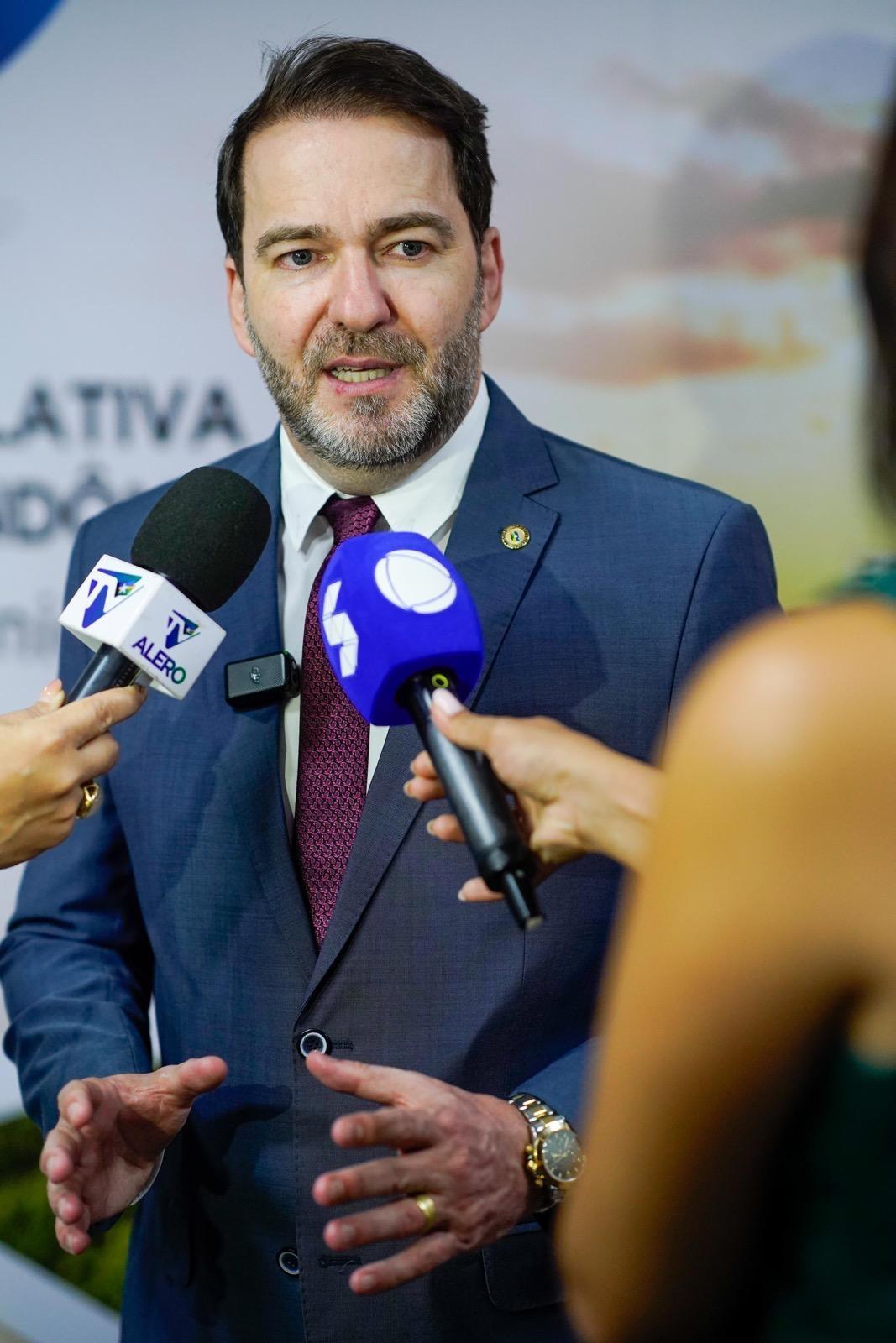 Deputado Alex Redano solicita recuperação urgente das rodovias RO-459 e RO-457 entre Alto Paraíso e Ariquemes