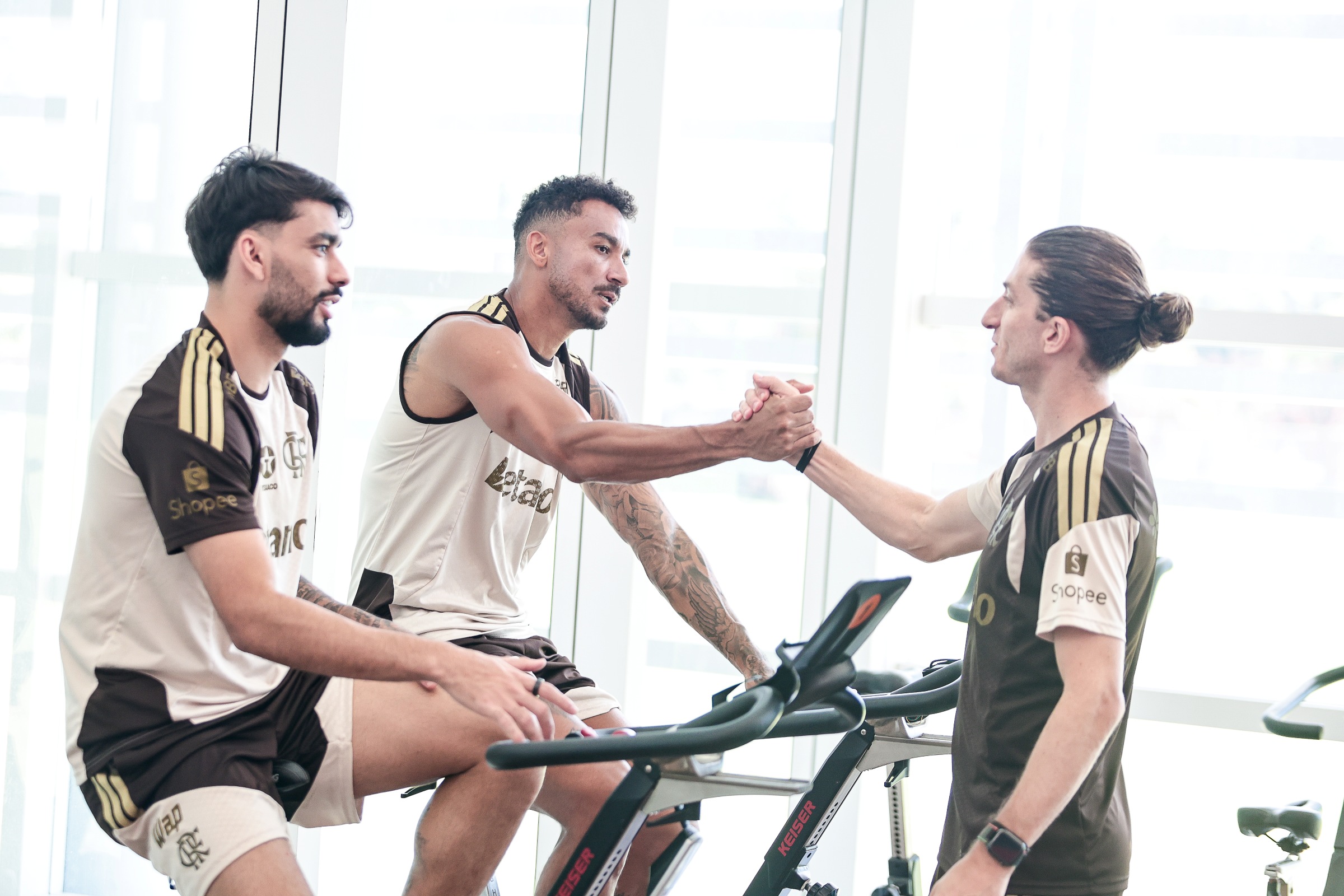Inscrito no BID, estreia de Paquetá na Supercopa depende de treinador