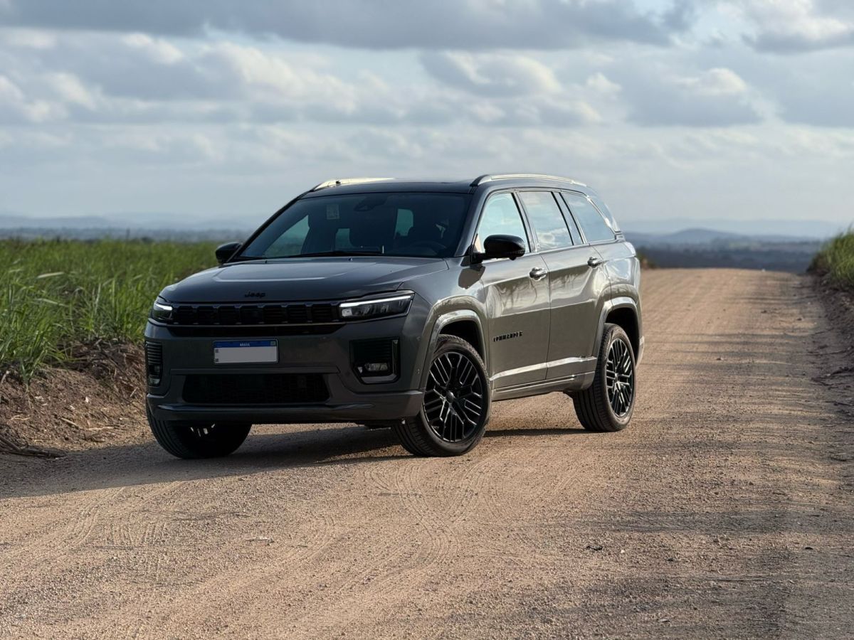Jeep Commander Blackhawk 2026: confira 7 curiosidades sobre o SUV