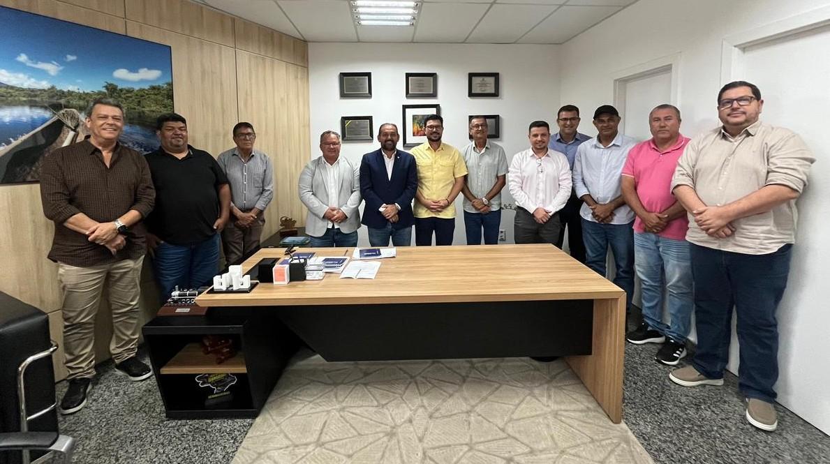 Laerte Gomes reúne prefeitos aliados e Casa Civil para alinhar ações e fortalecer parcerias nos municípios