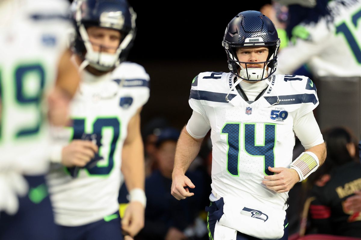 NFL: Darnold entra para história e iguala Tom Brady no Seahawks