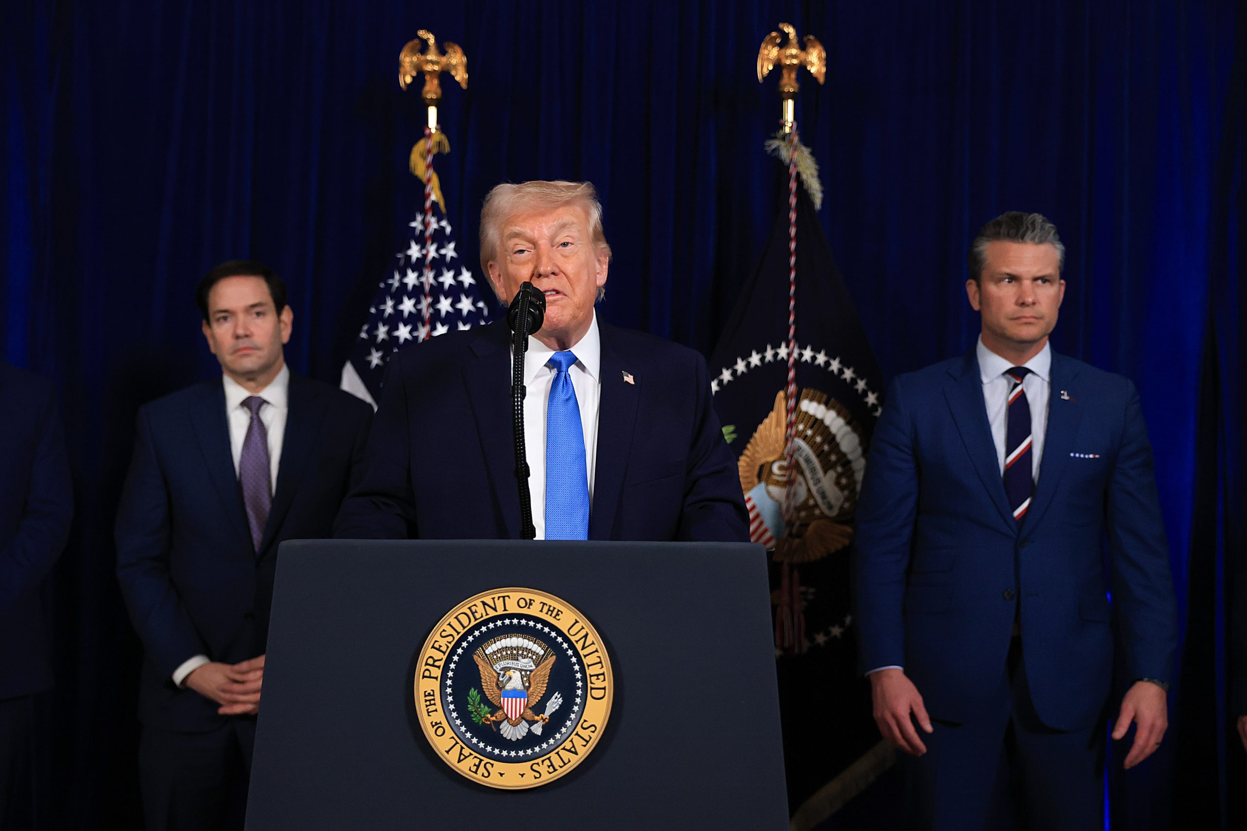 Trump diz que “Maduro enviou gangues, assassinas e selvagens” aos EUA