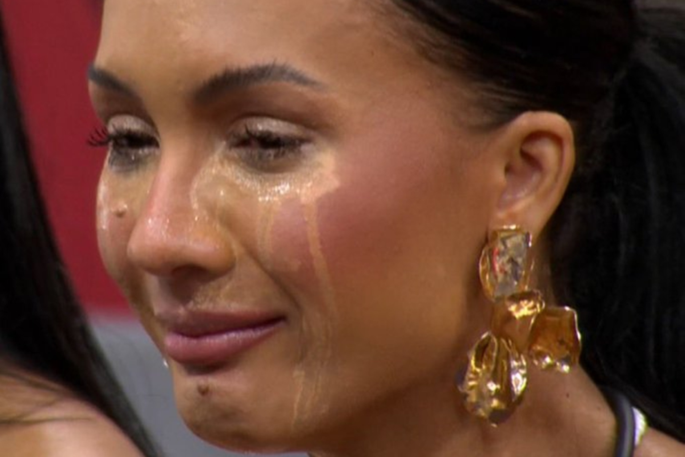 BBB 26: Maxiane vê maquiagem 