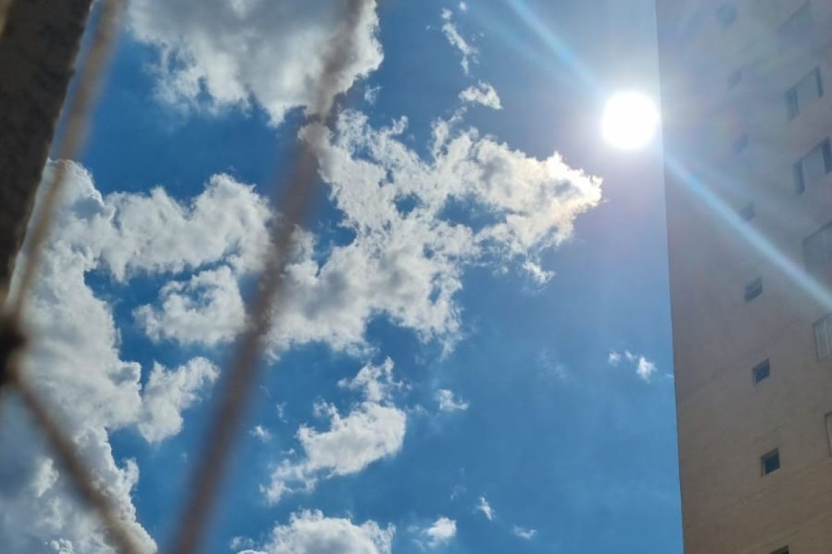 Chuvarada ou sol forte? Confira a previsão do tempo para a sexta em SP