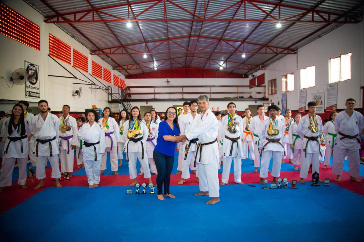 Com recursos pagos, Rosangela Donadon fortalece projeto de jiu-jitsu e transforma vidas em Vilhena