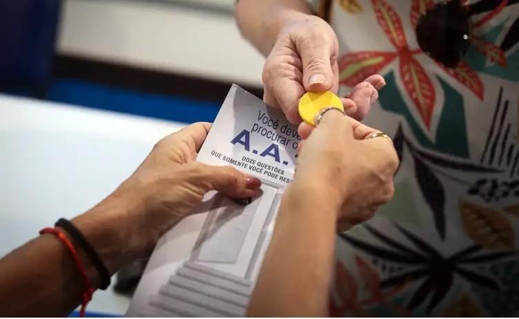 Dia Nacional de Combate às Drogas e ao Alcoolismo chama atenção para prevenção e tratamento em 20 de fevereiro