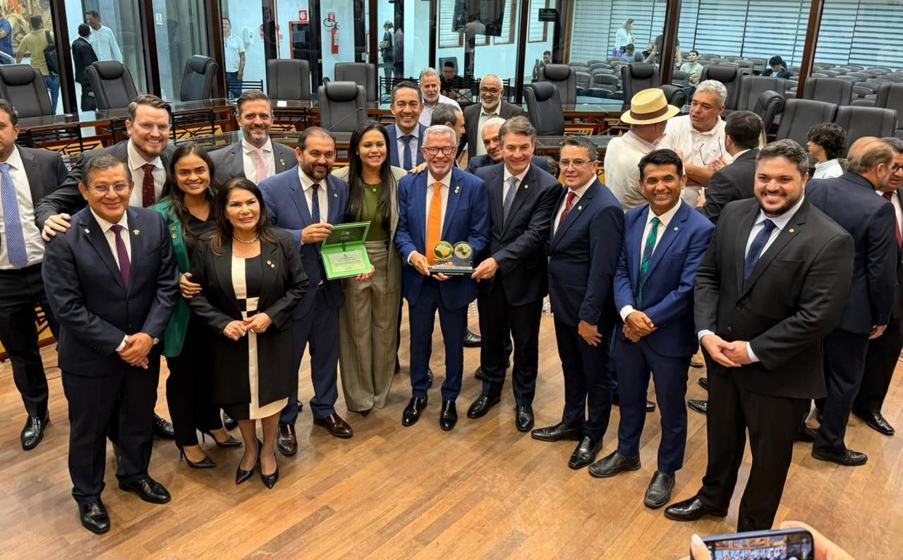 Em Rio Branco, deputada Dra. Taíssa participa de posse da nova Mesa Diretora do Parlamento Amazônico