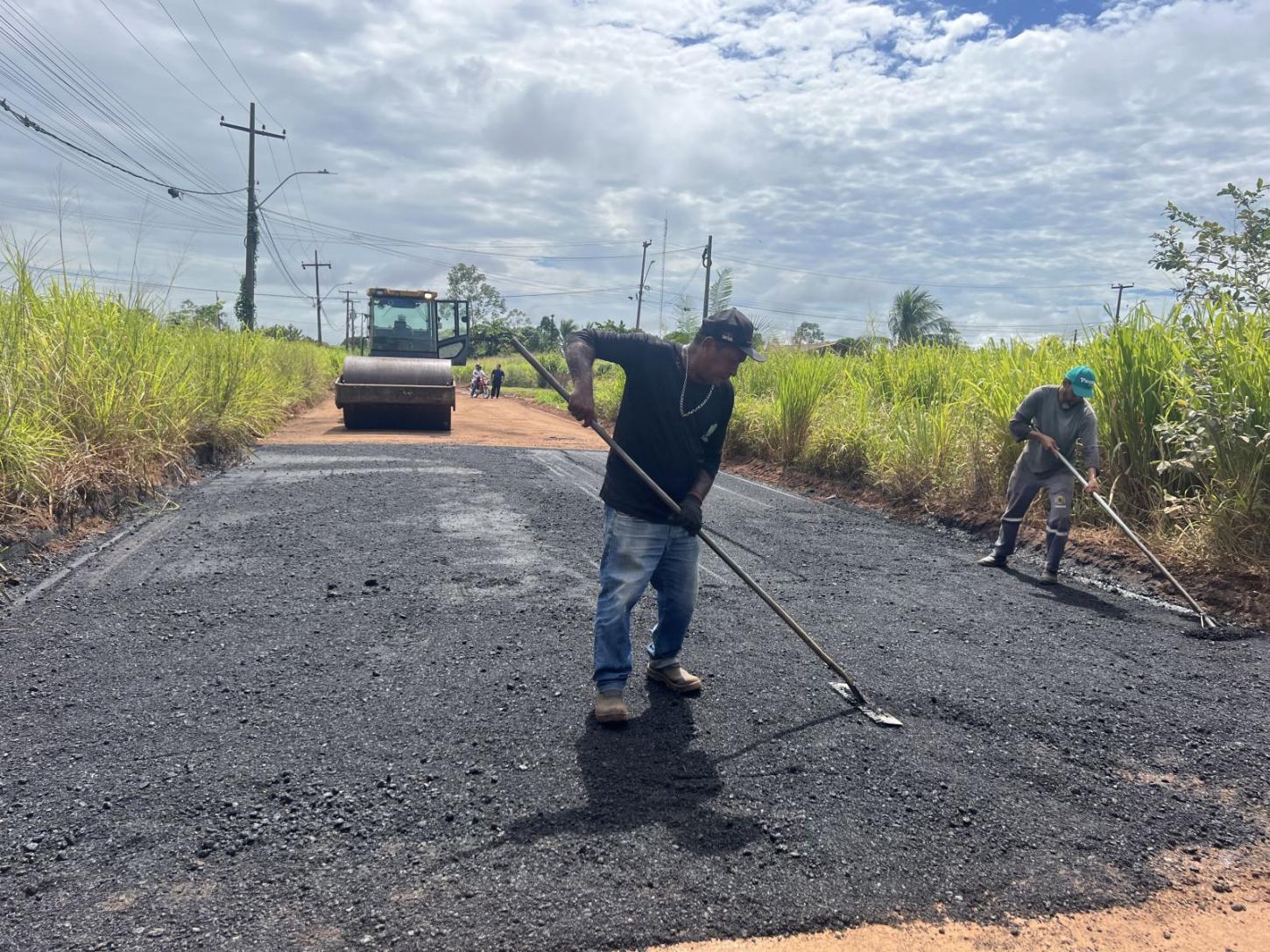 Operação tapa - buraco avança em Jacy Paraná