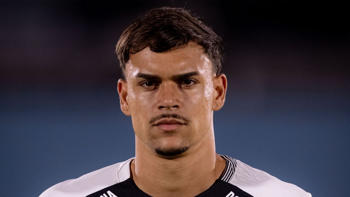 Treino do Corinthians tem retorno de zagueiro após negociação frustrada