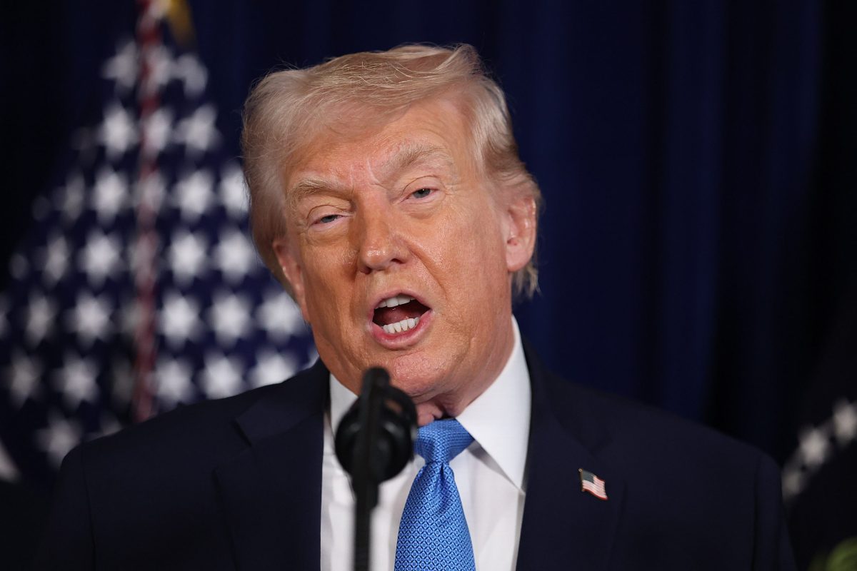 Trump diz que Casa Branca negocia com Irã 