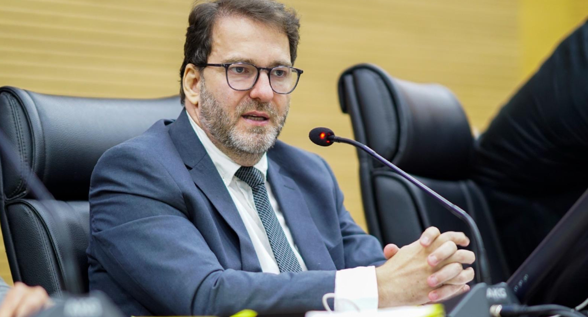 Alex Redano cobra reforço urgente de servidores para o Hospital Regional de Buritis