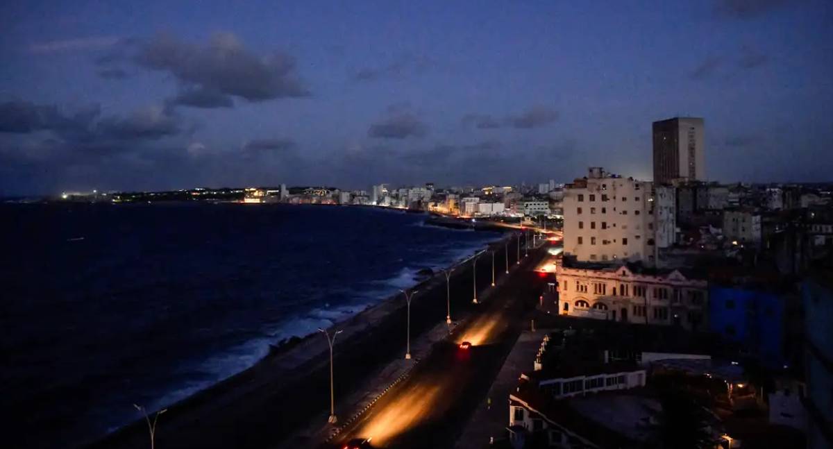 Comboio internacional entrega ajuda humanitária a Cuba para aliviar sanções