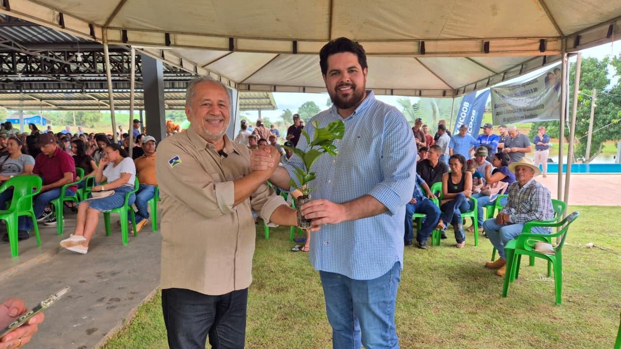 Jean Oliveira fortalece a agricultura familiar com a destinação de 150 mil mudas de café em Alta Floresta