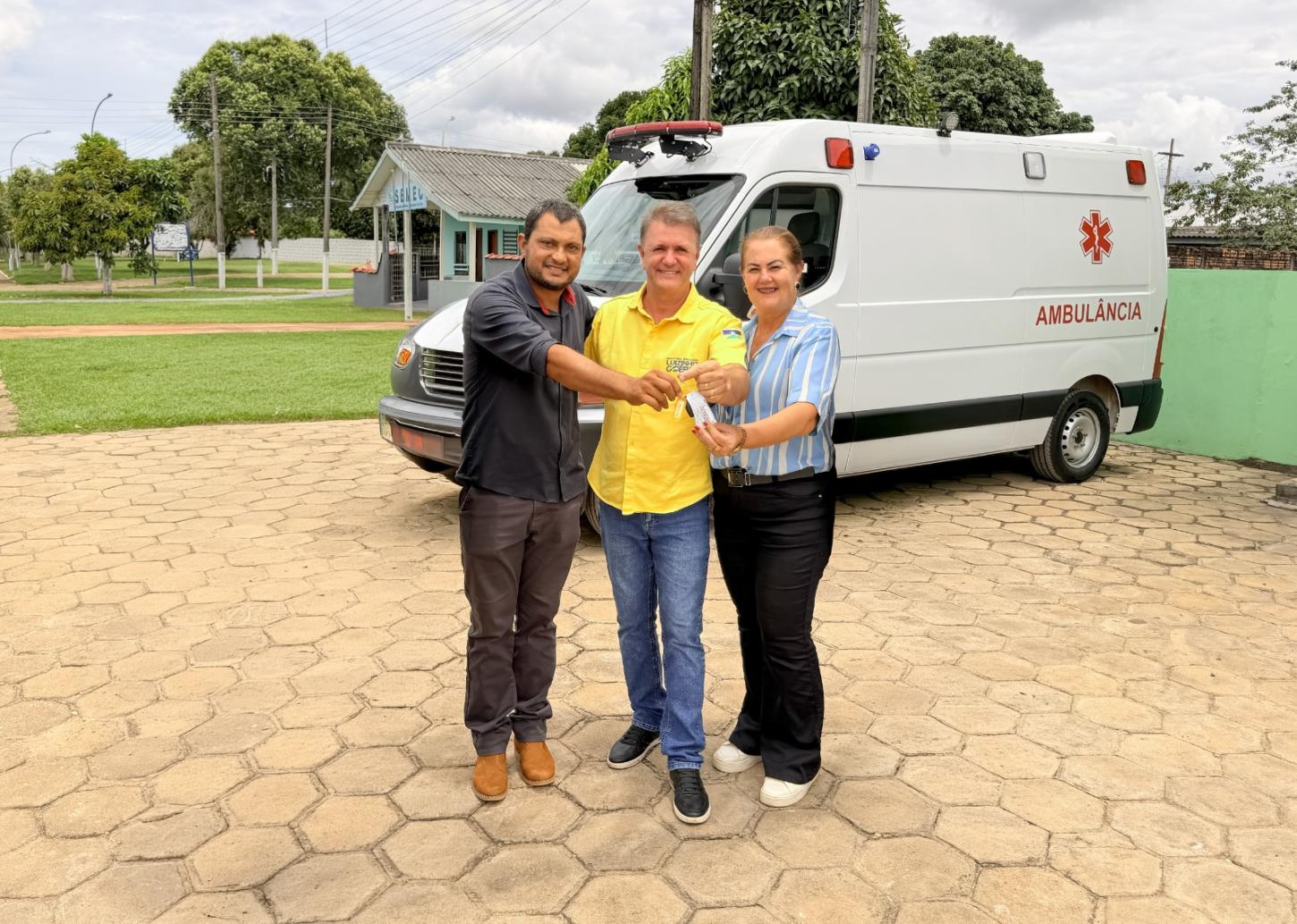 Luizinho Goebel destina ambulância de R$ 315 mil para Pimenteiras do Oeste