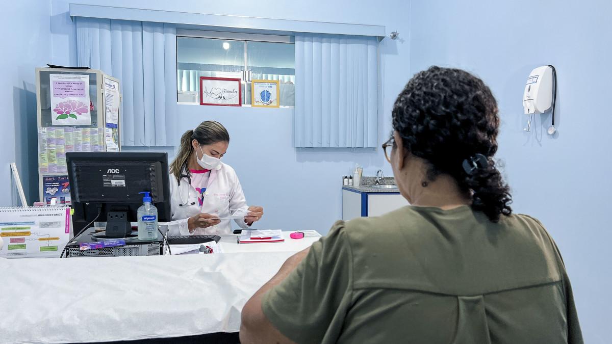 Março Lilás orienta sobre prevenção ao câncer do colo do útero