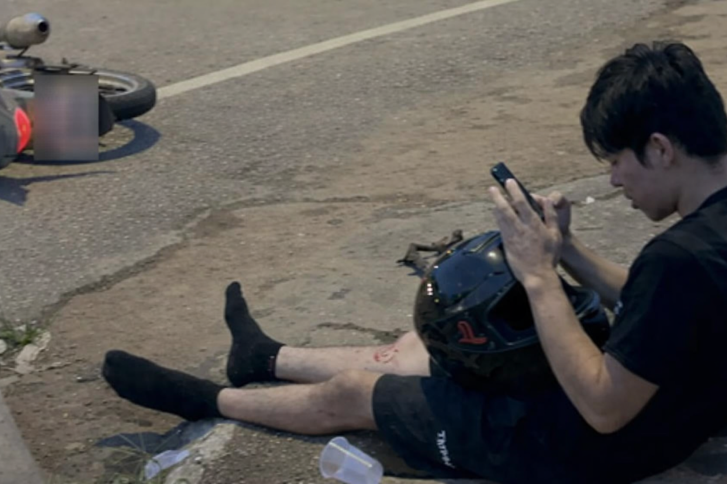 Motociclista “voa” em grave acidente na Carlos Gomes