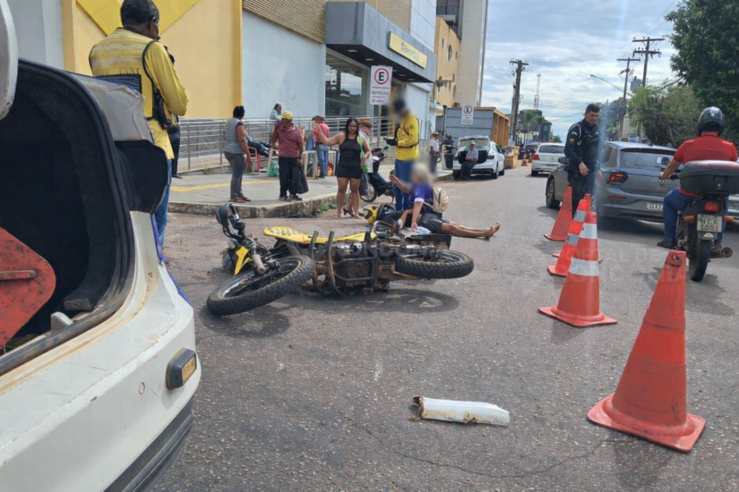 Ônibus da prefeitura de Machadinho D’Oeste se envolve em grave acidente no centro de Porto Velho